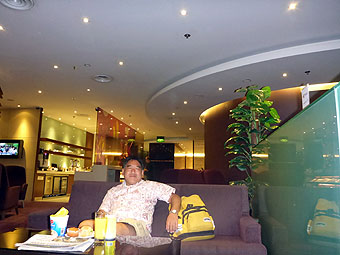 Thai Airways Royal Silk Lounge