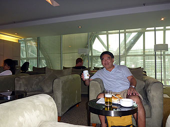 Louis' Tavern Dayroom & CIP Lounge A at Bangkok International Airport