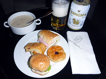 Louis' Tavern Dayroom & CIP Lounge A at Bangkok International Airport