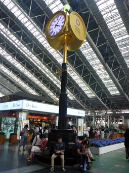 JR大阪駅「時空（とき）の広場」
