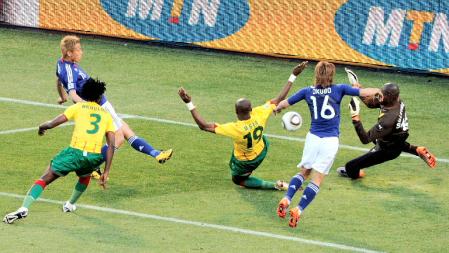 ワールドカップ南アフリカ大会−日本対カメルーン：本田圭佑の決勝ゴール